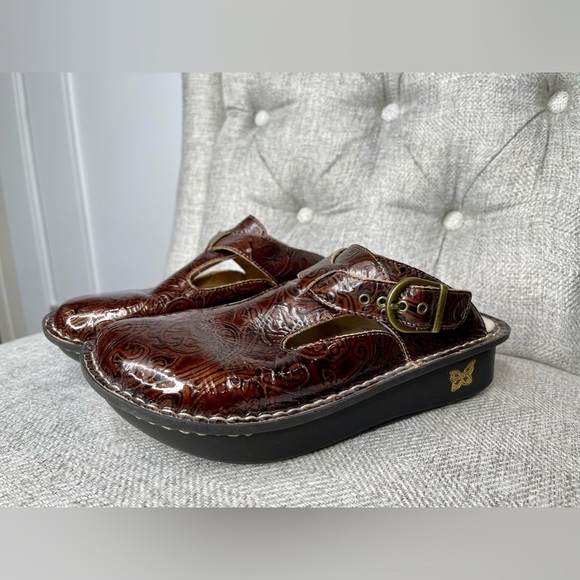 Alegria Womens SZ 35/US 4-5 Brown Black Swirl Patent Leather Clogs Slip On Shoes - Picture 1 of 5